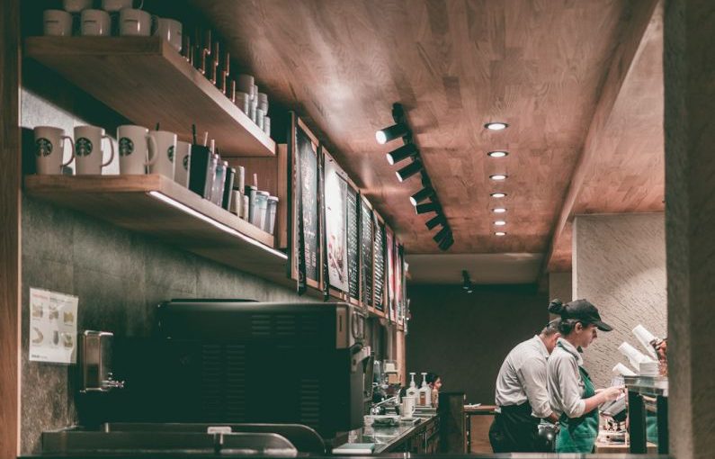 Franchise - barista in coffee shop