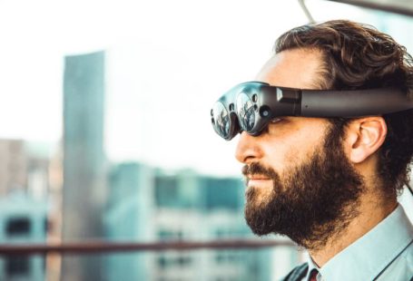 Augmented Reality - man wearing sunglasses