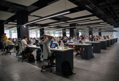 Workforce - people doing office works